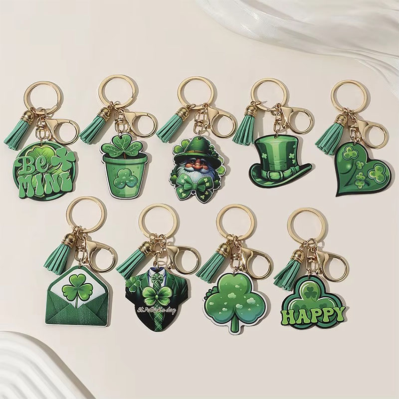 Hot Selling New Fashion Pendant St. Patrick's Day Lucky Clover and Grass Keychain Acrylic Wooden Keyring with Cartoon Style
